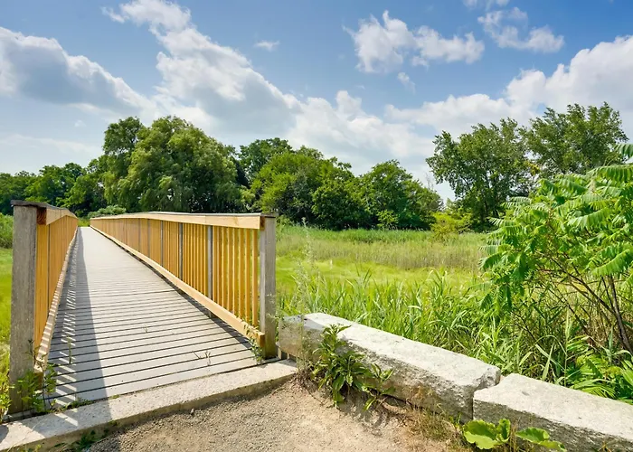 Steps To Short Beach: Ocean-View Apt W/ Deck!