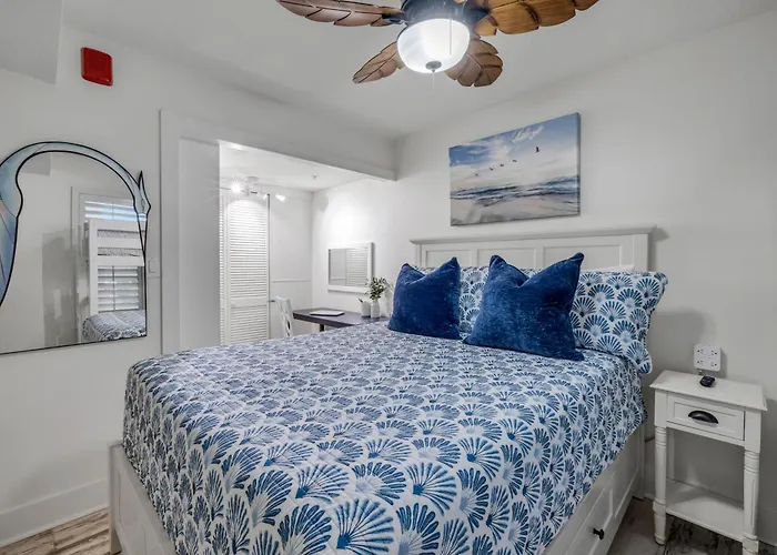 New Listing! Direct Oceanfront 2-2 - Fully Updated - Heated Pool & Garage Parking