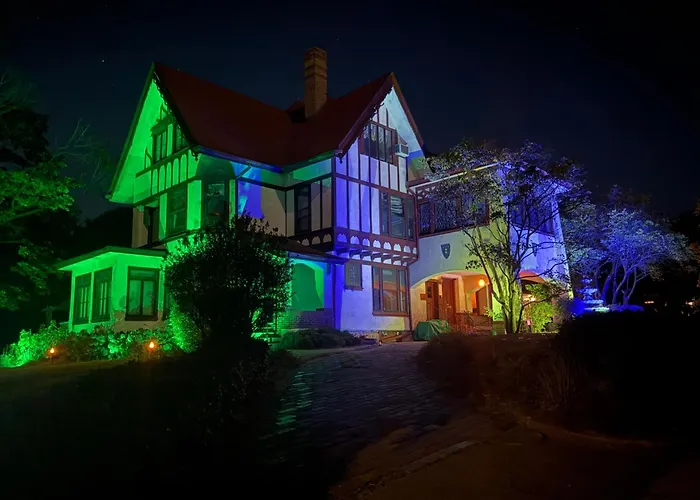 Overnight Escape Room - Genie Romance Micro-Resort