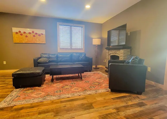 Cold Brook Lodge - 2 And 3 Bedroom Luxury Apartments