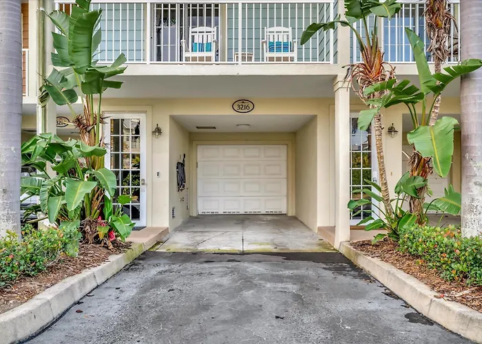 Sunrise Waterfront 2Br Townhome - Pool & Private Terraces