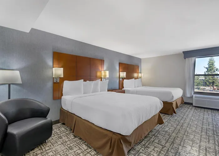 Best Western Plus Fresno Airport Hotel