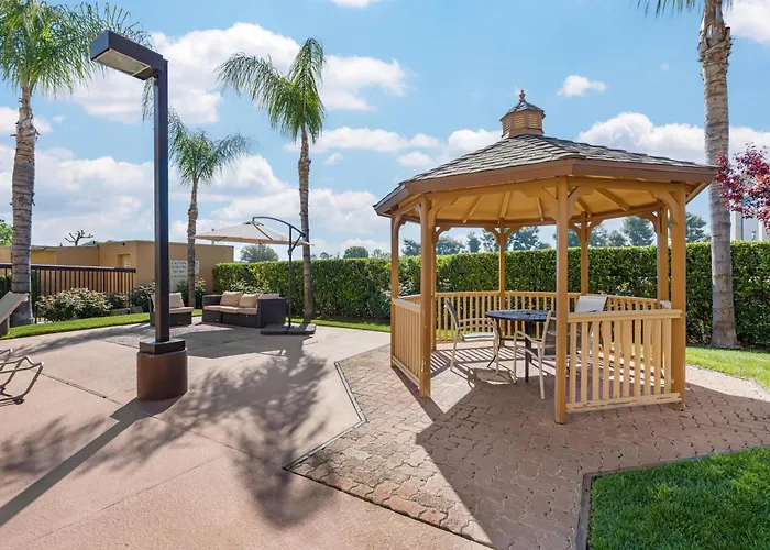 Best Western Plus Fresno Airport Hotel