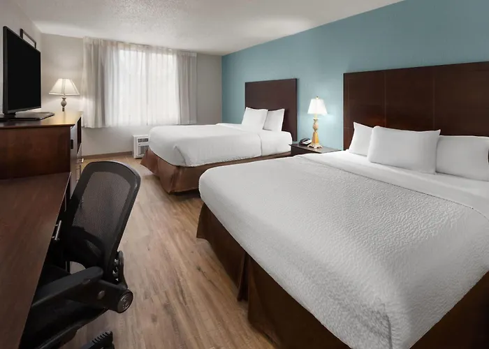 Wyndham Garden Detroit Metro Airport