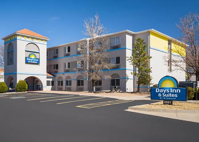 Days Inn&Suites by Wyndham Airport Albuquerque