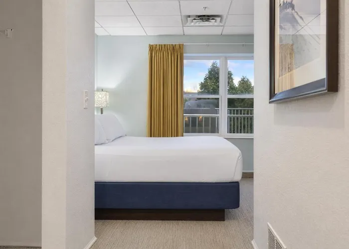 Cherry Tree Inn & Suites