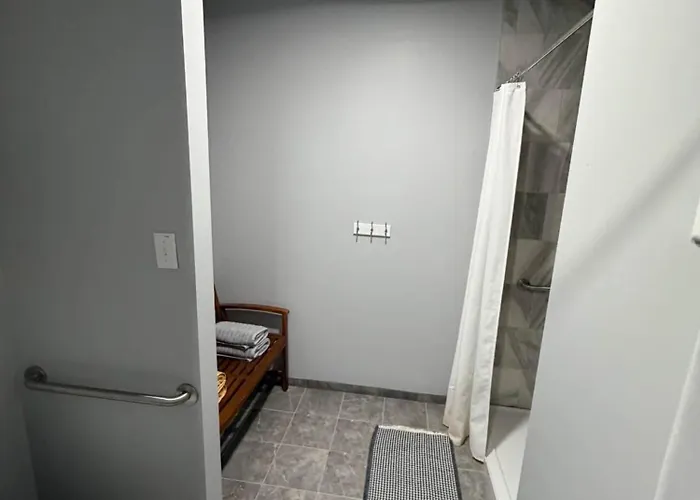 Germantown Inn & Lounge Rm 5