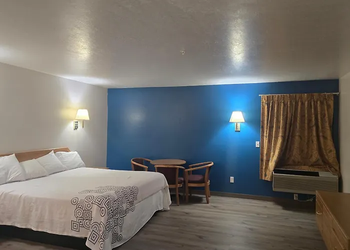Economy Inn & Suites