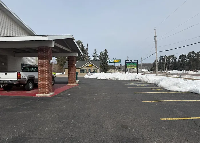Iron Mountain Inn & Suites Mi Us 2