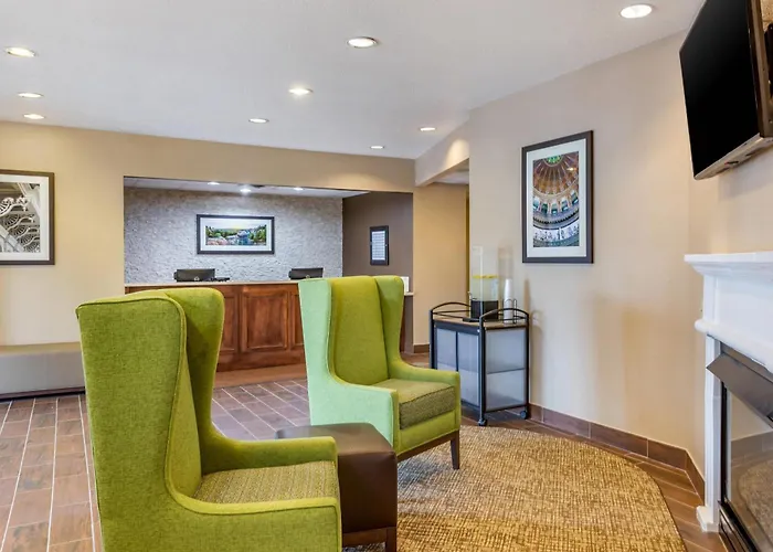 Comfort Inn Dekalb - University Area