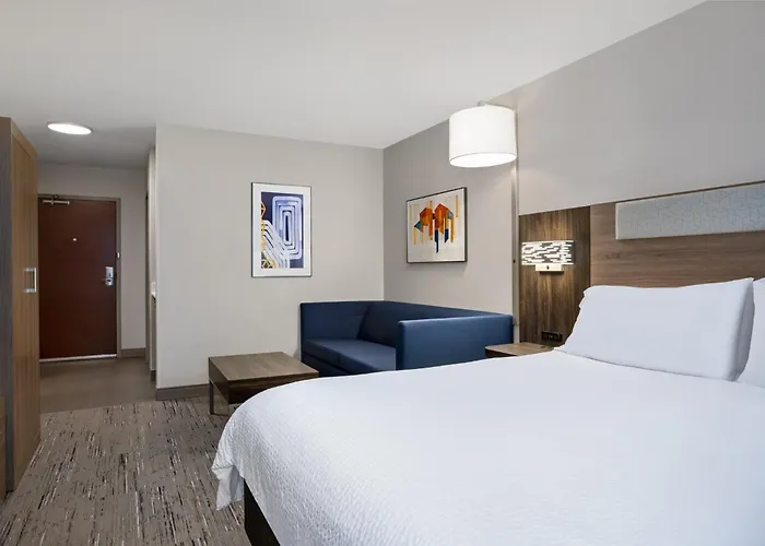 Holiday Inn Express & Suites Terre Haute By Ihg