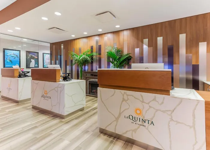 La Quinta Inn & Suites By Wyndham Chicago Downtown
