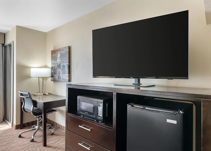 Best Western Plus Capital Inn