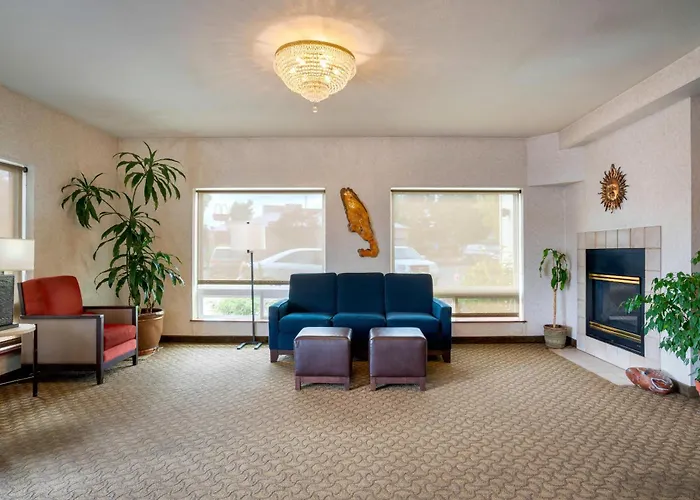 Comfort Inn & Suites Salem Northeast