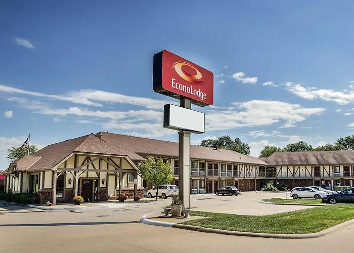 Econo Lodge Lawrence Near University