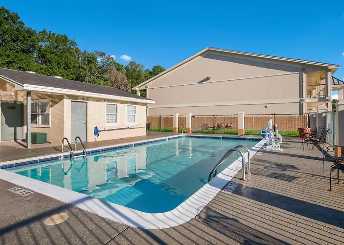 Quality Inn & Suites Lufkin