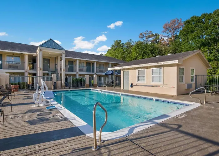 Quality Inn & Suites Lufkin