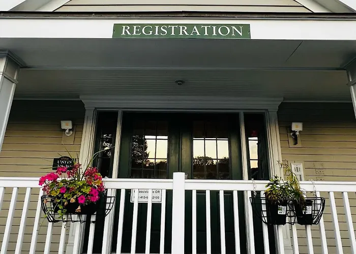 The Central Downtown Inn Suites