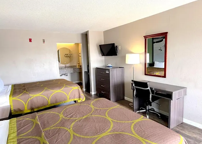 Super 8 By Wyndham Marianna I-10