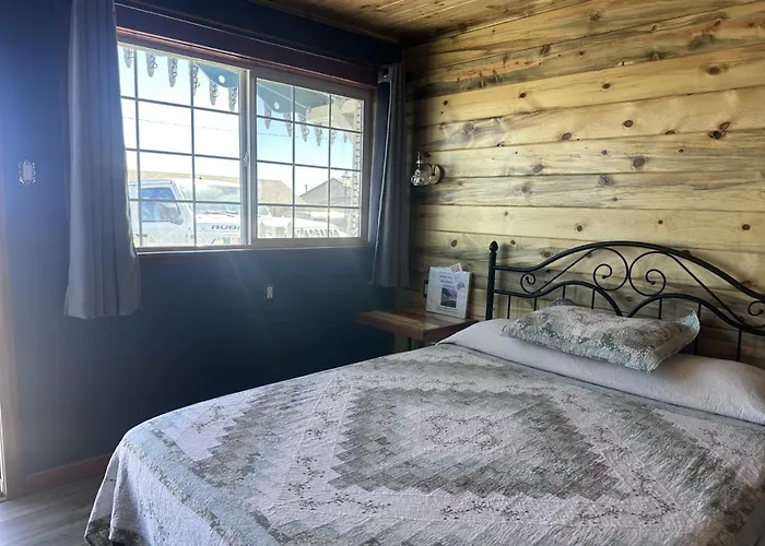 Sugarloaf Mountain Motel