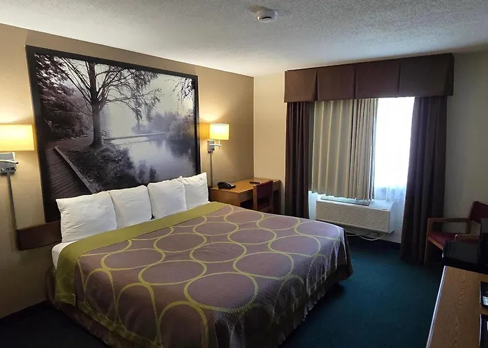 Super 8 By Wyndham Rogers Minnesota