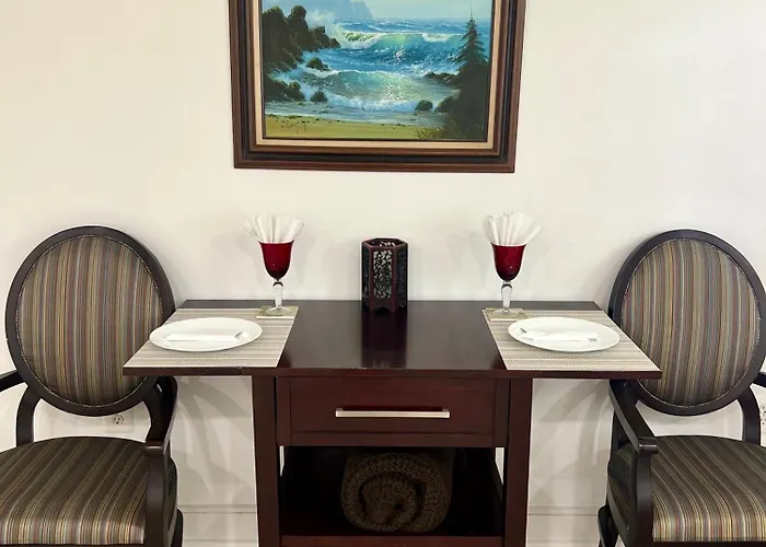 1 Min Walk To The Inn-Entire Colonial 3Br House With Tub & Fast Wifi