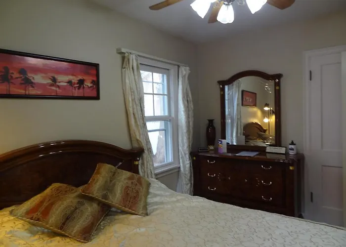 2 Blks St Marys 2 Main Fl Beds Bath Coveredbyfaith