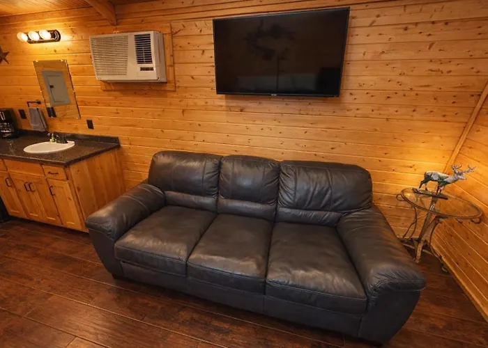 Al'S Hideaway Cabin And Rv Space, Llc