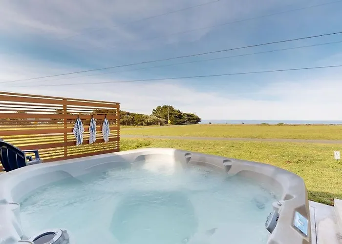 Dog Friendly Oceanfront Home With Hot Tub & Views
