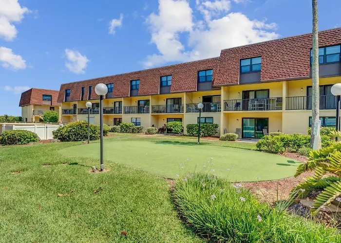 Cocoa Beach Club - Oceanfront Condos With Pool Next To Pier And Port Canaveral
