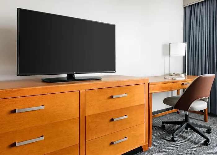Courtyard By Marriott Montvale