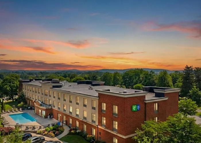 Holiday Inn Express & Suites Bethlehem Airport-Allentown Area