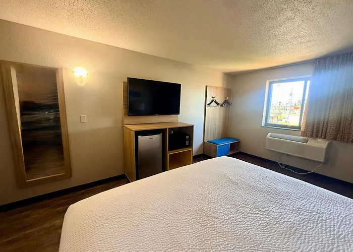 Days Inn By Wyndham Jacksonville Orange Park Near Nas Jax