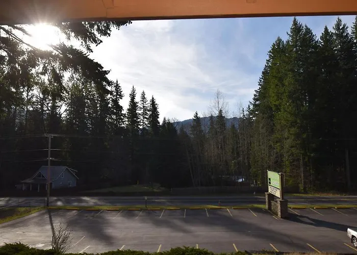 Nisqually Lodge