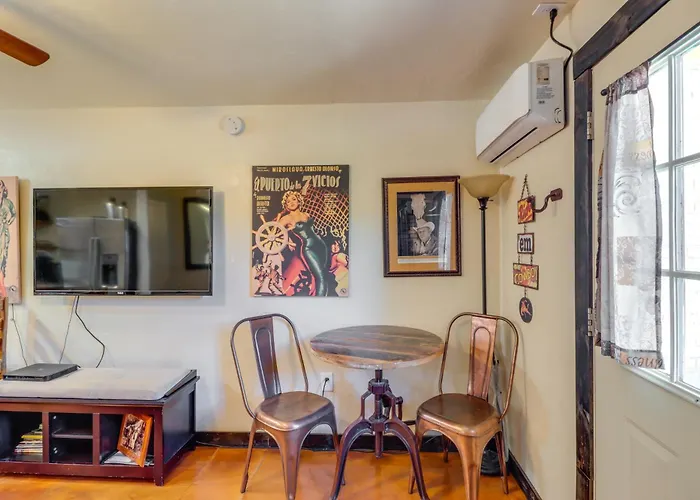Hike, Shop & Relax: Tucson Home W/ Swim Spa Access