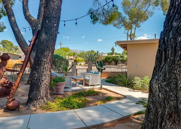 Hike, Shop & Relax: Tucson Home W/ Swim Spa Access