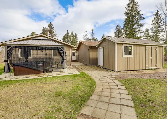 Columbia Falls Private Retreat: Pool Table & Deck!