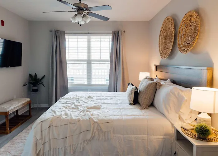 Spacious 3 Bed Condo Near Etsu