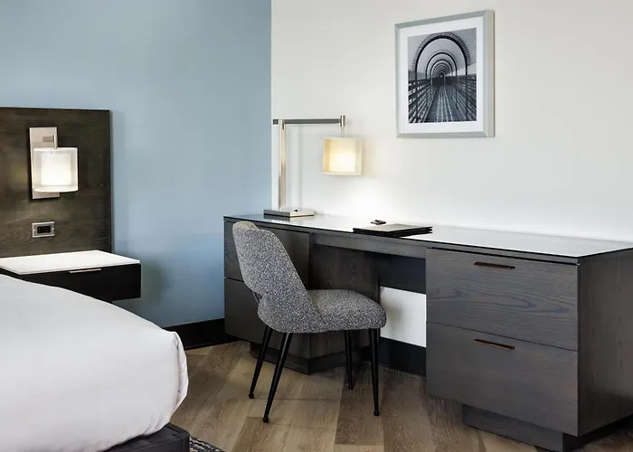 Doubletree By Hilton Racine Harbourwalk