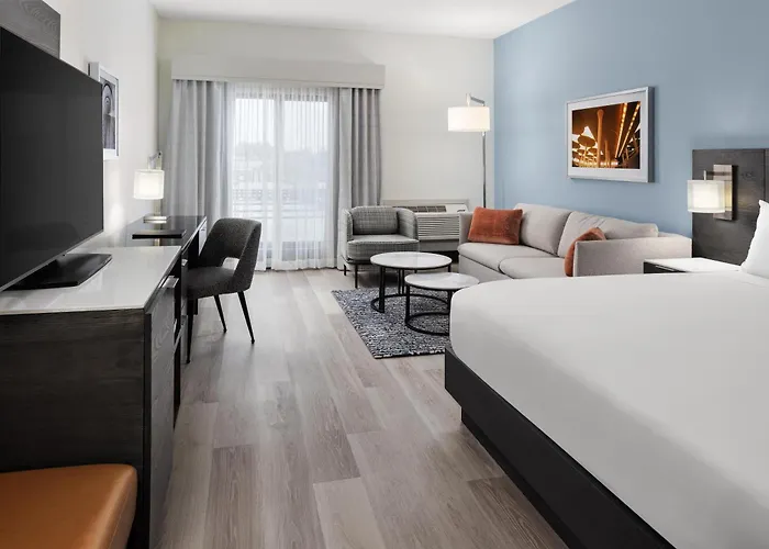 Doubletree By Hilton Racine Harbourwalk