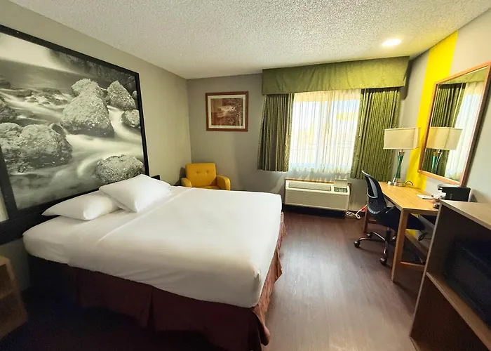 Super 8 By Wyndham Baker City