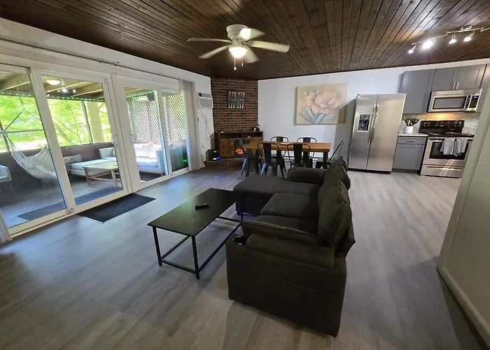 Turkey Trot, Cabin Getaway On Lake W/ Hot Tub