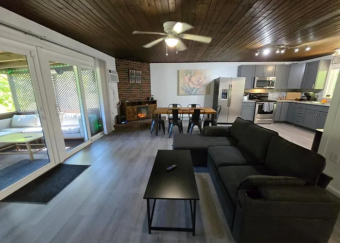 Turkey Trot, Cabin Getaway On Lake W/ Hot Tub