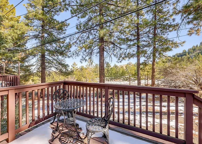 Wraparound Deck & Grill: Wrightwood Cabin Near Pct