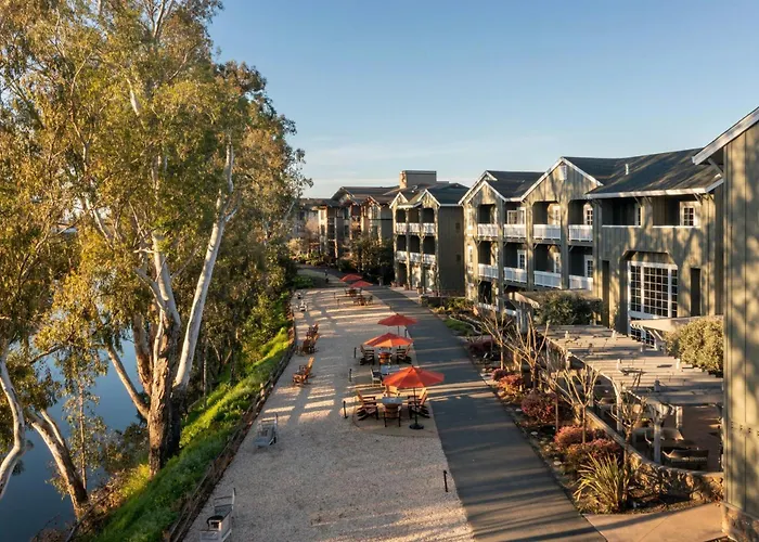 River Terrace Inn