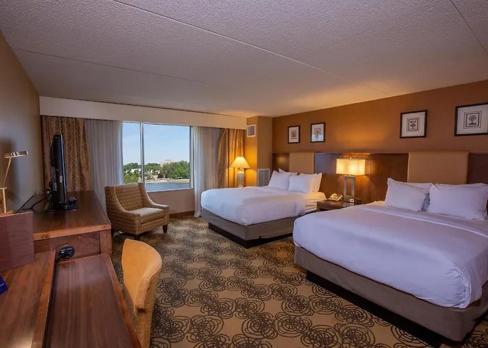 Doubletree By Hilton Bay City - Riverfront