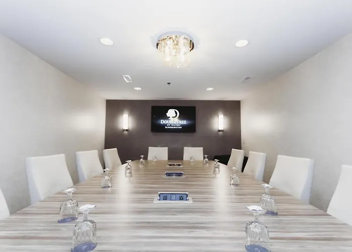 Doubletree By Hilton Bloomington