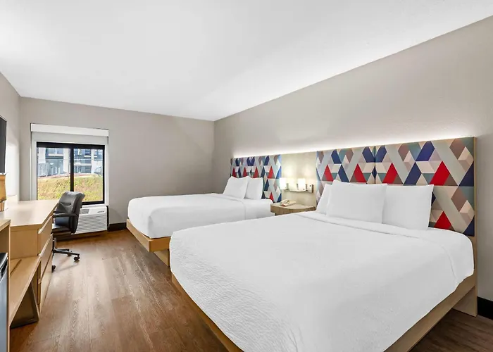 Days Inn & Suites By Wyndham Peachtree Corners Norcross