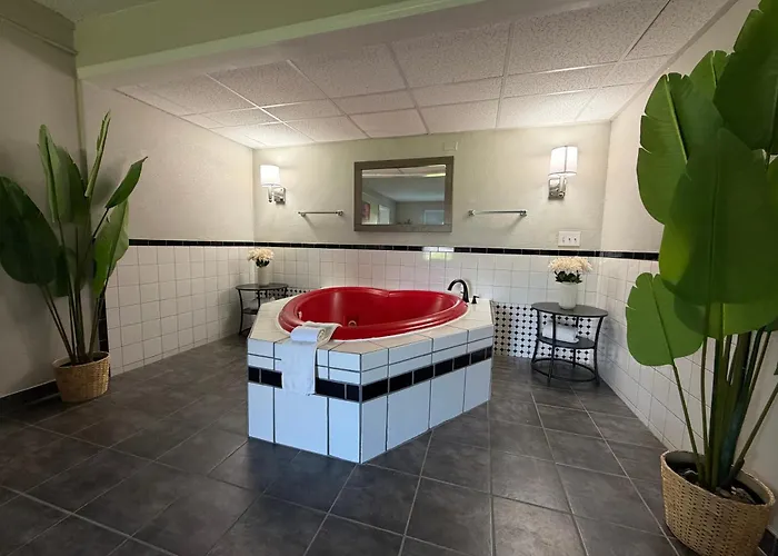 Whalers Inn And Suites