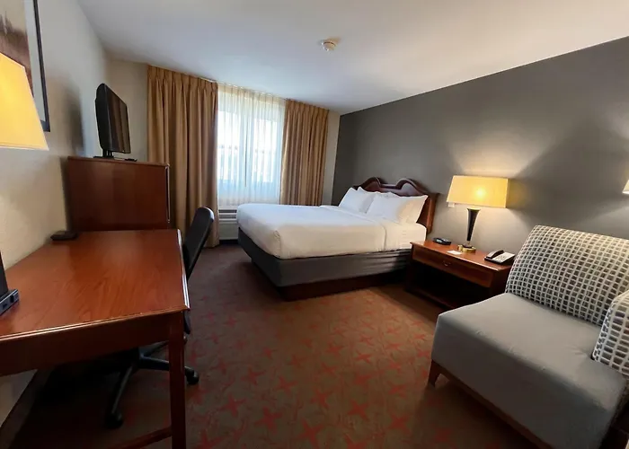 Harbor Winds Hotel (Adults Only)